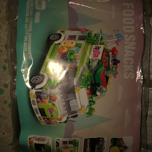 Brand New building blocks mini figure Juice bar truck - Picture 1 of 2